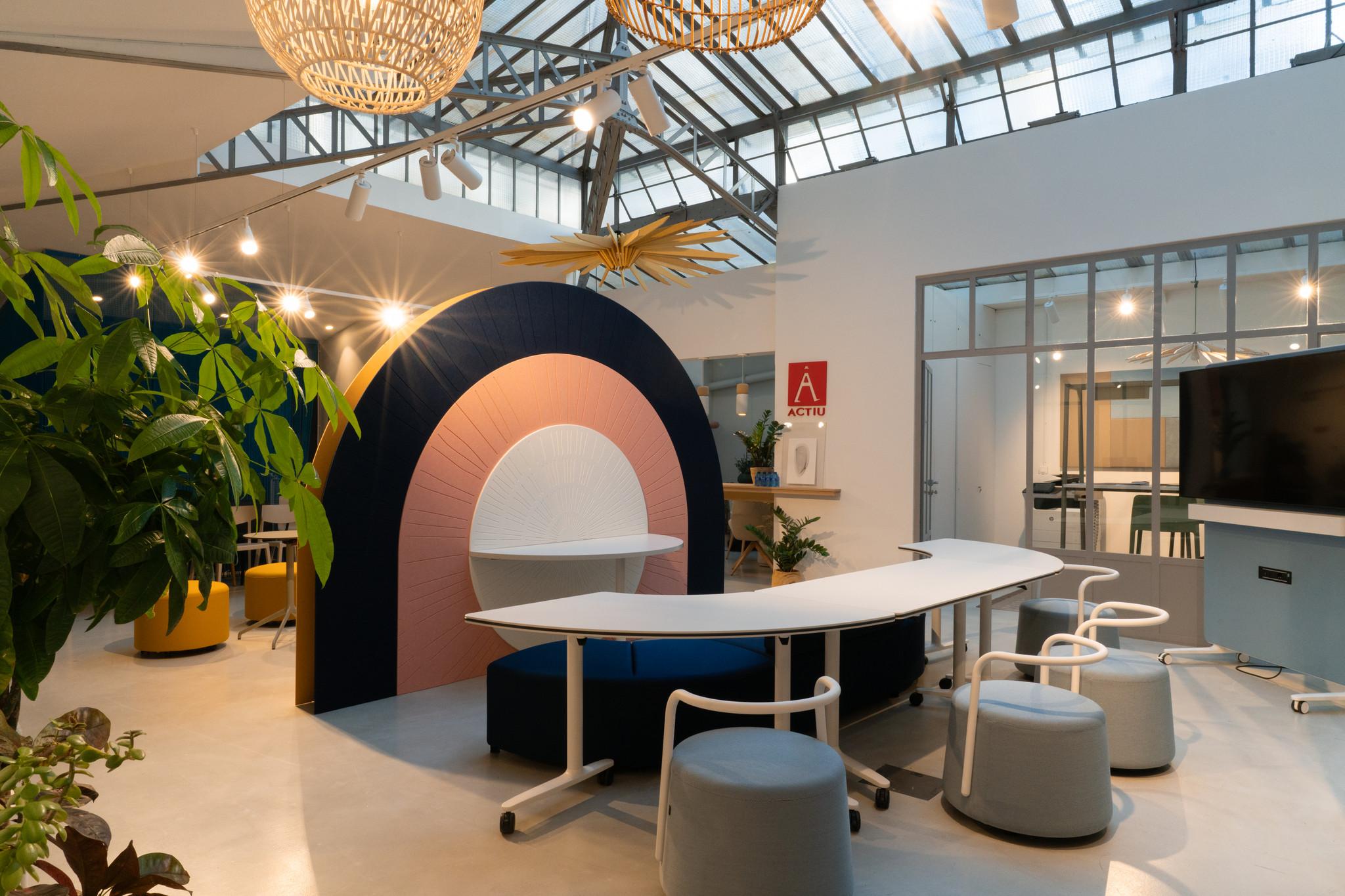 actiu-sassocie-a-matali-crasset-pour-reinventer-les-usages-des-espaces